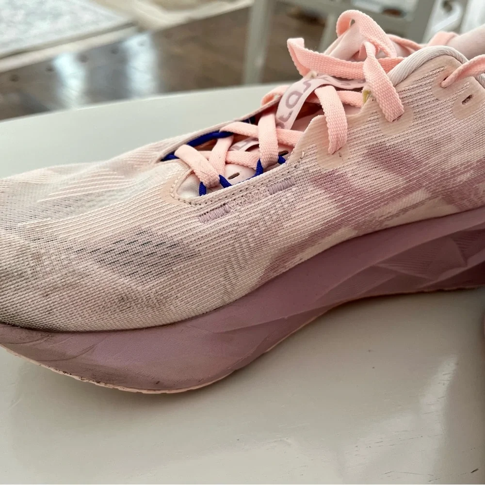 *New* ASICS Novablast 5 Pearl Pink - Picture 6 of 6